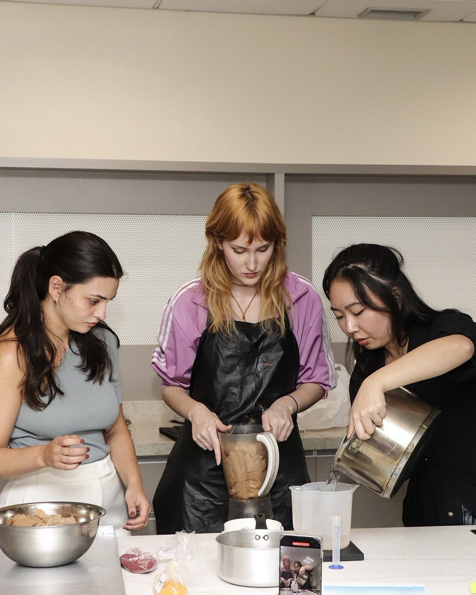 ExploreON's tweet image. DesignTO is celebrating 16 years of impact, with over 1 million attendees, 7,000 creatives and $159 million in tourism impact. We’re proud to support this years’ event with funding through our Experience Ontario program. 
📅 Jan 23-Feb 1.

📷 #DesignTO