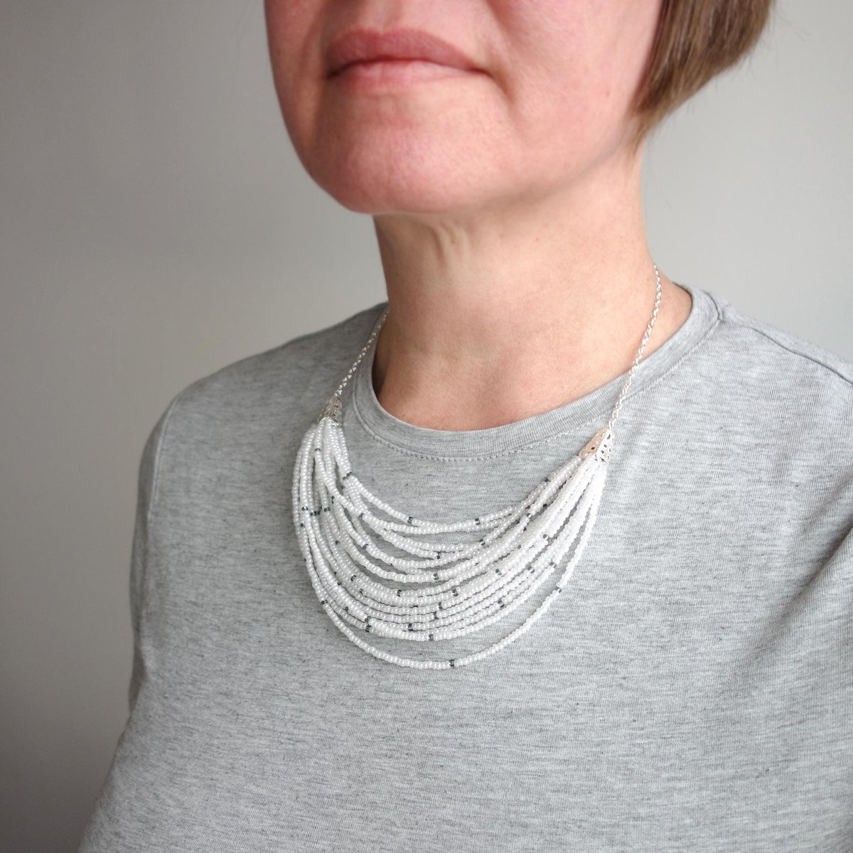 tlineSE's tweet photo. White Seed Beads Bib Necklace Minimalist Multi Strand. #elegant #jewelry #etsy #giftforher #shopsmall #etsygifts https://t.co/PrULq35wPV via @Etsy https://t.co/BwxCQoA5Tp