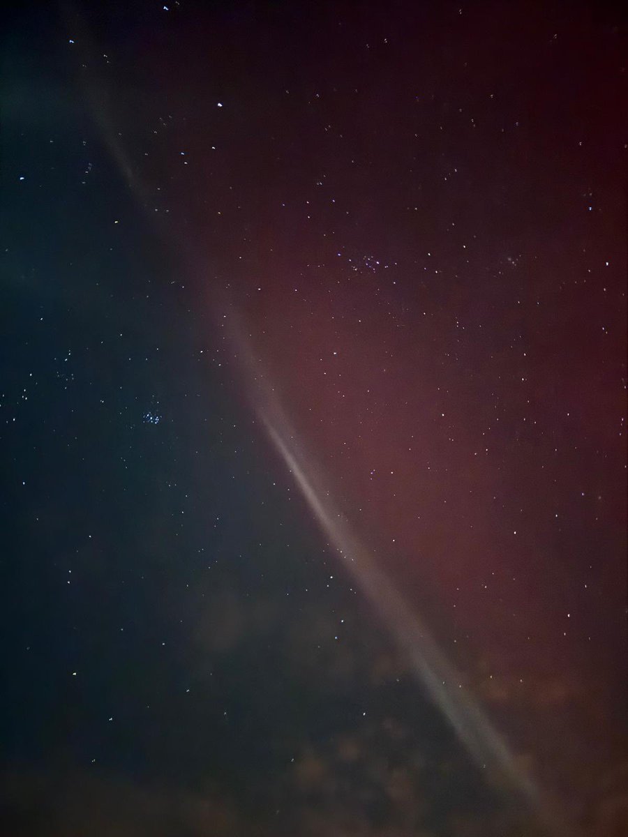 IrishCesar's tweet image. Northern lights above Rothesay tonight