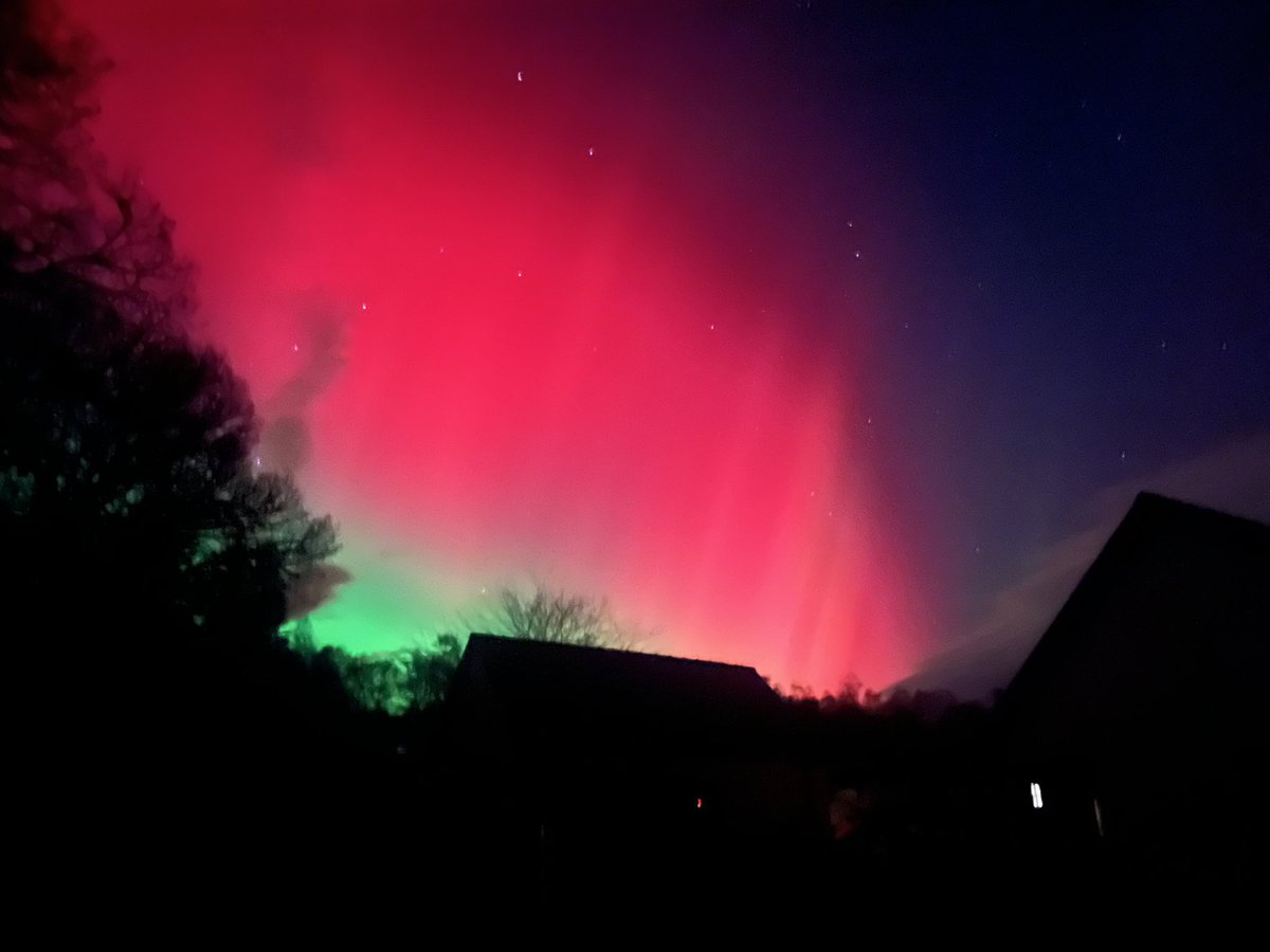 Christiebubble's tweet photo. Views from the garden tonight.  So visible even with the naked eye https://t.co/AMelna0caS