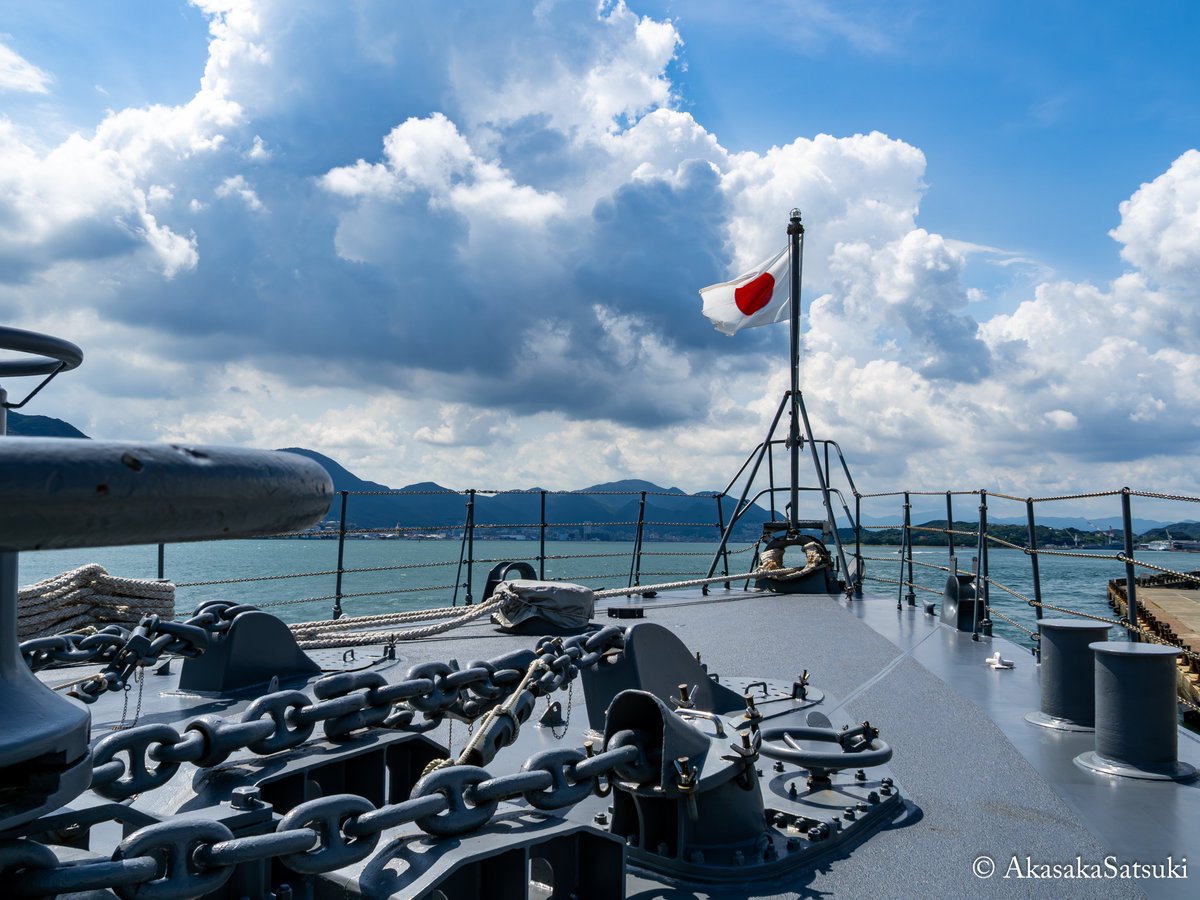 satsukiudon's tweet photo. 本日HPにて、新しいブログ記事
『PhotoBlog:242 艦首に広がる夏空』を投稿いたしました!📝🆕
https://t.co/cLWCWiducR
#PhotoBlog #山口県 #下関市 #海上自衛隊 #JMSDF #風景 #風景写真 #写真 #カメラ #キリトリセカイ #ファインダー越しの私の世界 #photo #photography #snap #photooftheday
