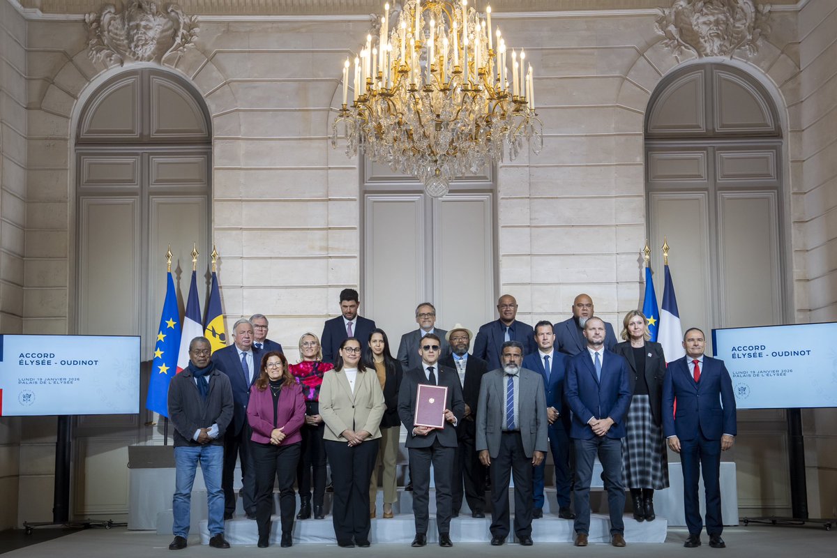 EmmanuelMacron's tweet image. Un esprit de dialogue exigeant et respectueux a fait émerger l’accord Élysée–Oudinot, ouvrant un chemin clair pour l’avenir institutionnel de la Nouvelle-Calédonie.