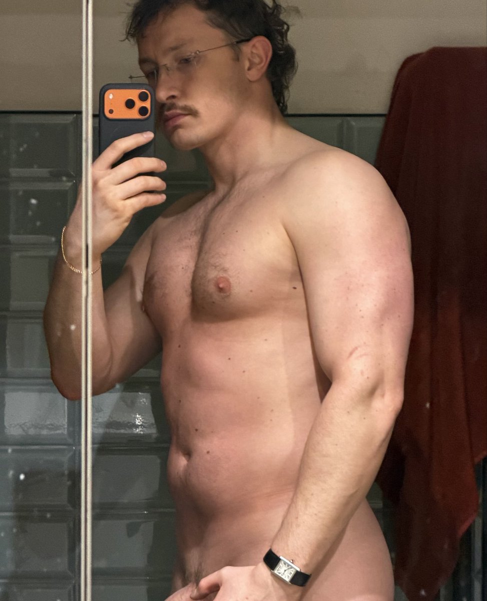 Oliver tweet media