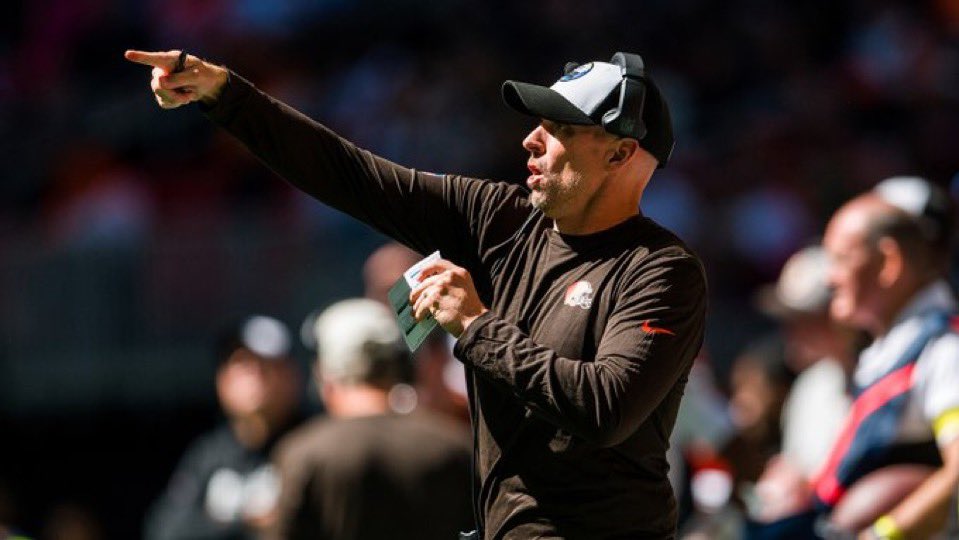 TomPelissero's tweet image. The Chiefs are hiring Chad O’Shea as their wide receivers coach, per source. 

O’Shea got into the NFL as a volunteer assistant with Kansas City in 2003. Over two decades later, he’s back as Andy Reid remodels his offensive staff.