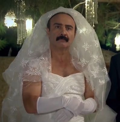 mmanikksercee's tweet image. erdal bakkalın bile dekoltesi var fadimeme naptınız aq