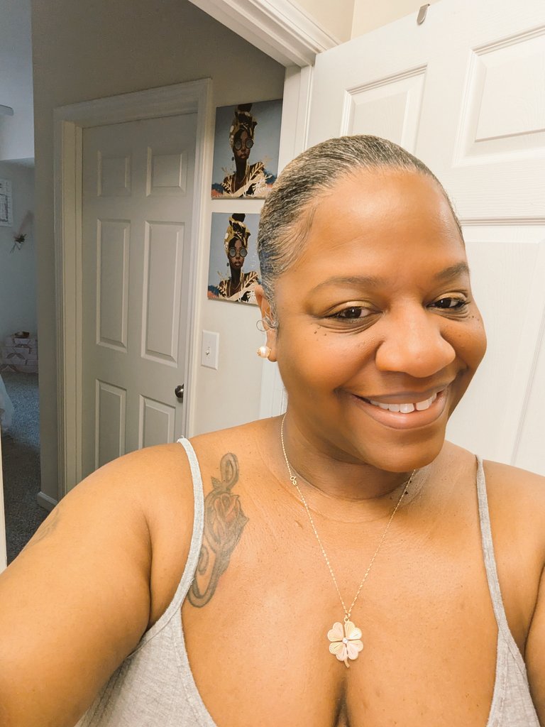 fearless630_'s tweet photo. 🥥✨🥰🌟 This GA 🍑 is thankful, grateful and blessed! Thank you Big GOD 🙌🏾 for another day to get it right! Aging like fine 🍷 wine! Thank you Mommy and grandma.. 🩶🤍 natural light! #genetics #thiscancer♋ #LyrikMuva https://t.co/eimoMC2Zp0
