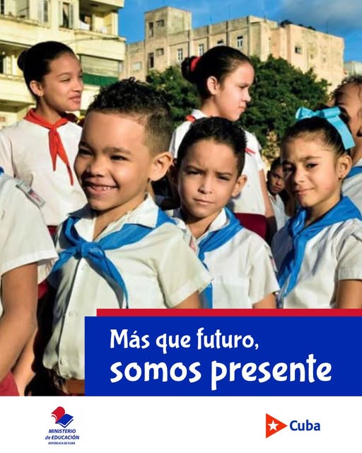 🇨🇺 Nuestros  niños y niñas se educan cada día para conformar una sociedad mejor que  defienda los derechos de todas las personas. Con ese empeño crecen hoy,  desde las aulas, con el conocimiento al alcance de todos.
#ConFidelEnCadaAula 
#CubaMined