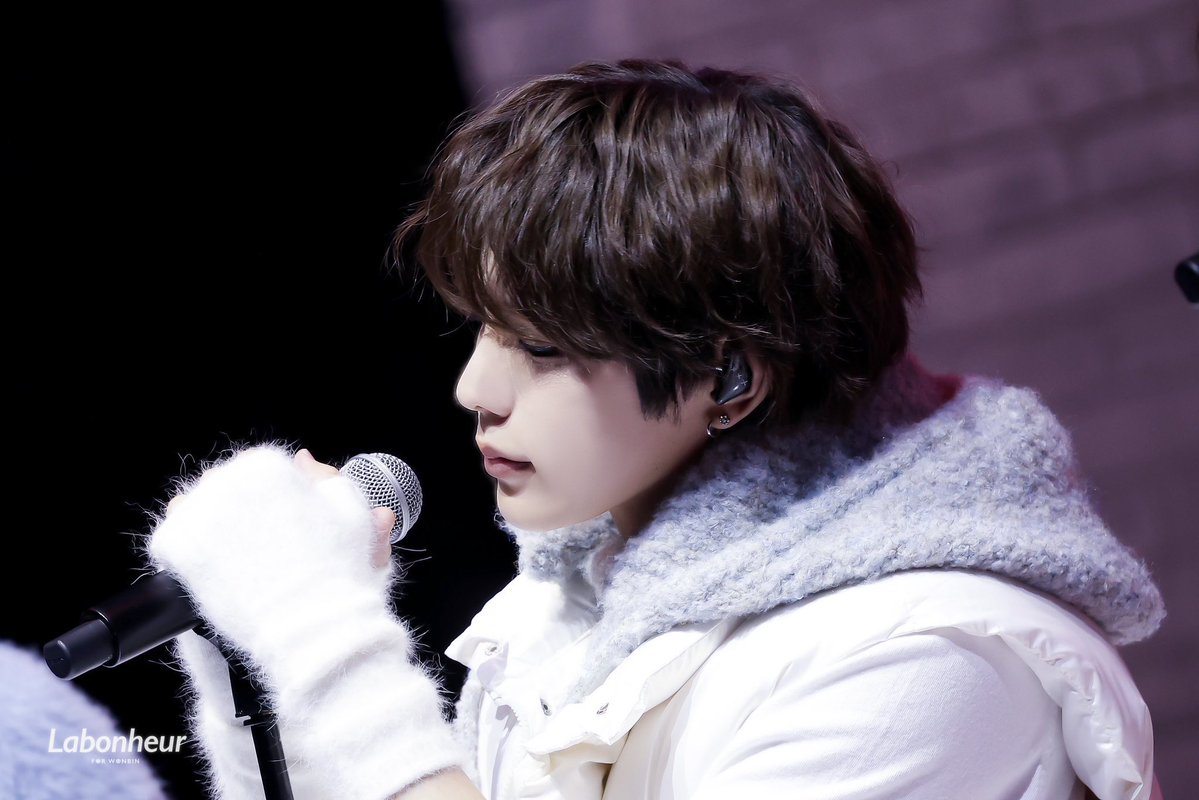 sho7kcy's tweet image. 넌 행복해할 자격 있어