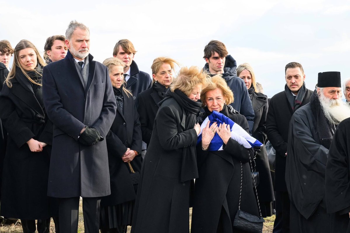 PharmaTsif's tweet image. Πάντως άλλους να αγκαλιάζουν έτσι την ελληνική σημαία δεν έχω ξαναδεί