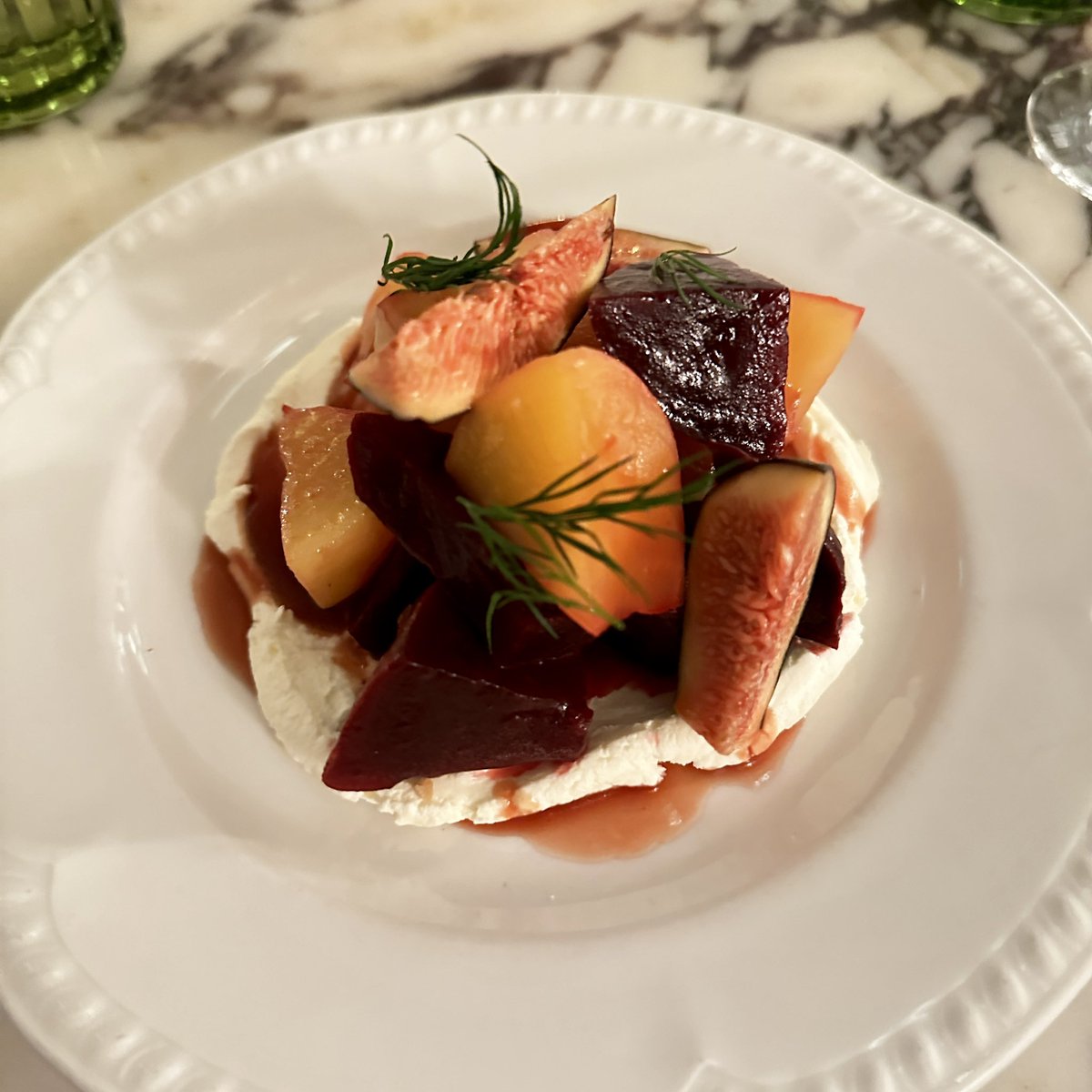 RobiMangia's tweet image. Trek into #SoHo this evening for dinner at Nessa. Beet &amp;amp; Fig Salad 🥗 and Lamb 🍷 Proper!