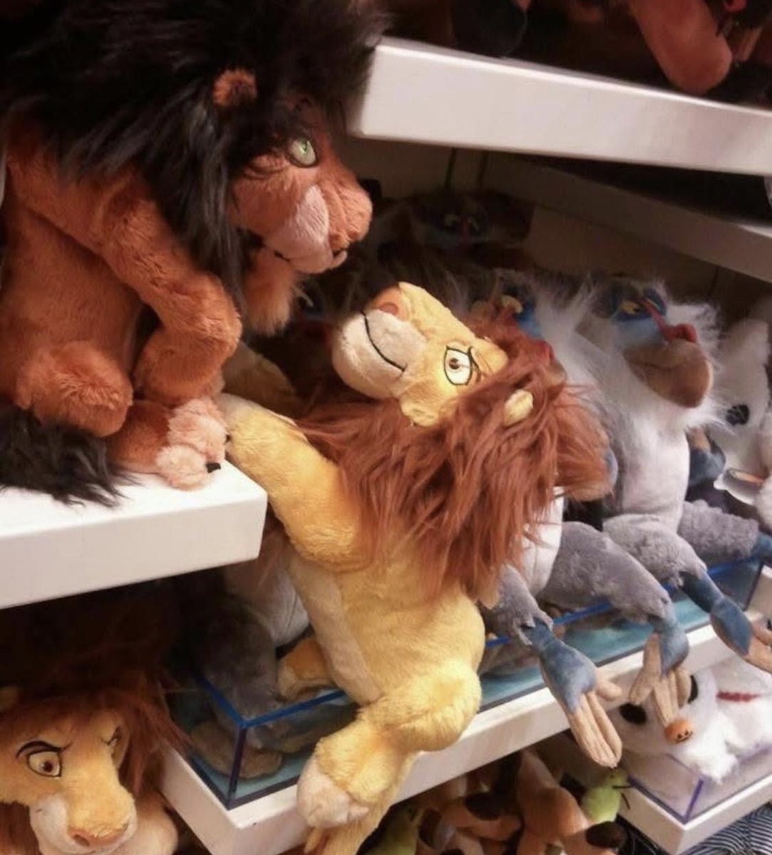 Súbanle el sueldo al encargado de acomodar los peluches.