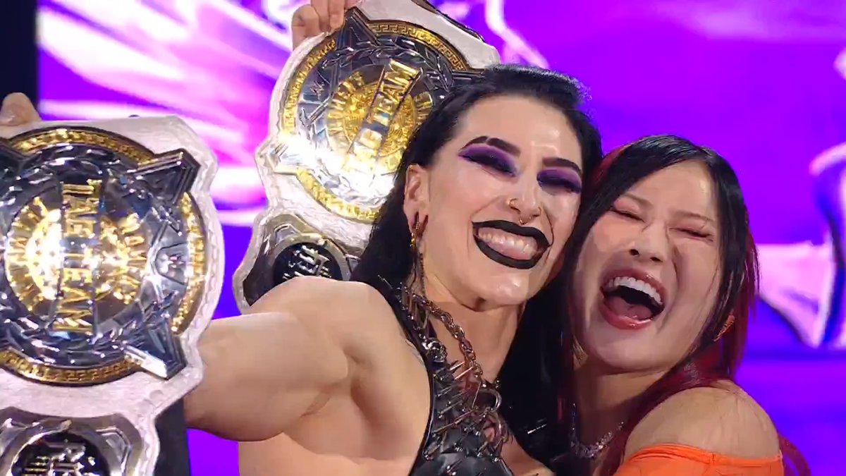 RHIYO in BELFAST!✨😃 #WWERaw