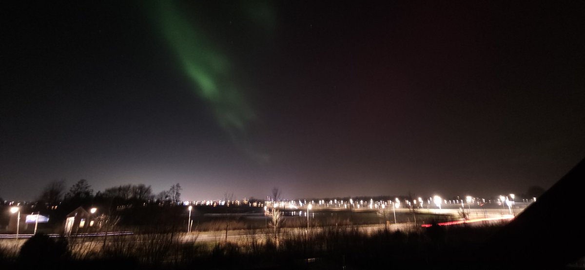 ROELart's tweet photo. #Noorderlicht boven Groningen. Met het blote ook te zien! https://t.co/hKNdrgTmZS