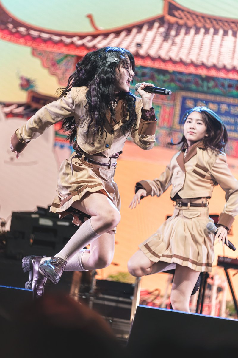 SkipWorkfor48TH's tweet image. BNK48 @ CAT EXPO [2025-11-29] (MONET Part)

โมเน่ห์ เท่ๆ กับ ท่าเต้น RUMOR
(อยากให้ใส่กางเกงเท่ๆเต้นมากกว่า)

อัลบั้ม
tinyurl.com/46fsr25j

#MONETBNK48
#BNK48