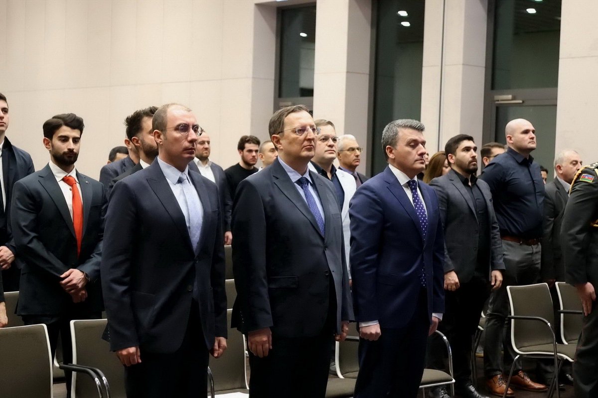 TC_BerlinBE's tweet image. Azerbaycan’ın Berlin Büyükelçisi Sayın Nesimi Ağayev evsahipliğinde düzenlenen anma etkinliği kapsamında 20 Ocak 1990'da bağımsızlık uğruna şehit düşen Kardeş Azerbaycan'ın kahramanlarını saygı ve rahmetle yad ettik. 🇹🇷🇦🇿