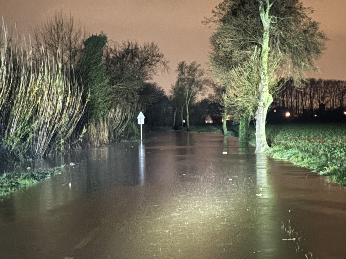 ajperalada's tweet image. 🚧 Tall de carretera
La C-252 entre Peralada i Vilabertran està tallada per inundació i per motius de prevenció.
👉 Es recomana desplaçar-se per vies alternatives, com la N-260.
Gràcies per la vostra col·laboració.
