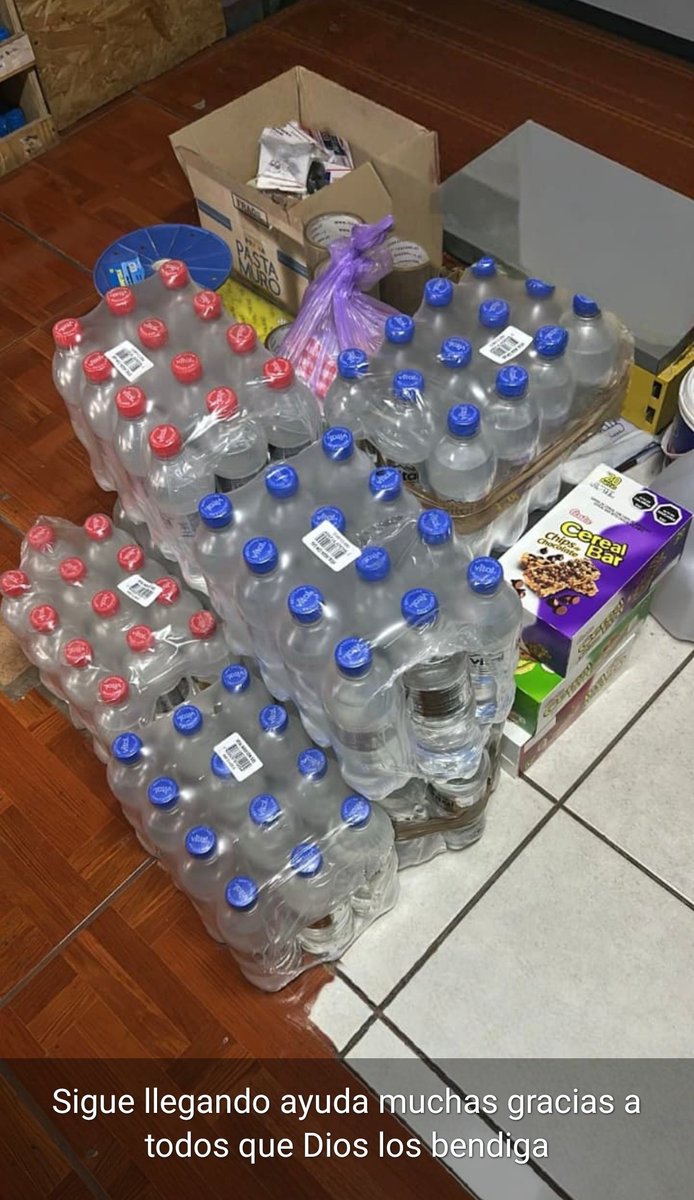 Tengo una tía que está reuniendo cositas para llevar a las familias afectadas al sur de Chile 🙏🙏

Si les queda muy lejos pero aún así quieren ayudar, pueden enviar dinero!! 
No hay problema en comprar las cositas acá, con gusto lo hago 

Está todo muy feo (⁠´⁠;⁠︵⁠;⁠`⁠)