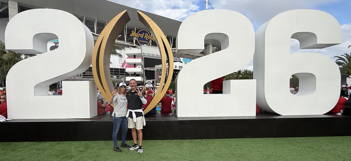 garyn6468's tweet photo. Repping the Dores at the Natty. ⚓️⬇️ https://t.co/TH9Lmx86tM