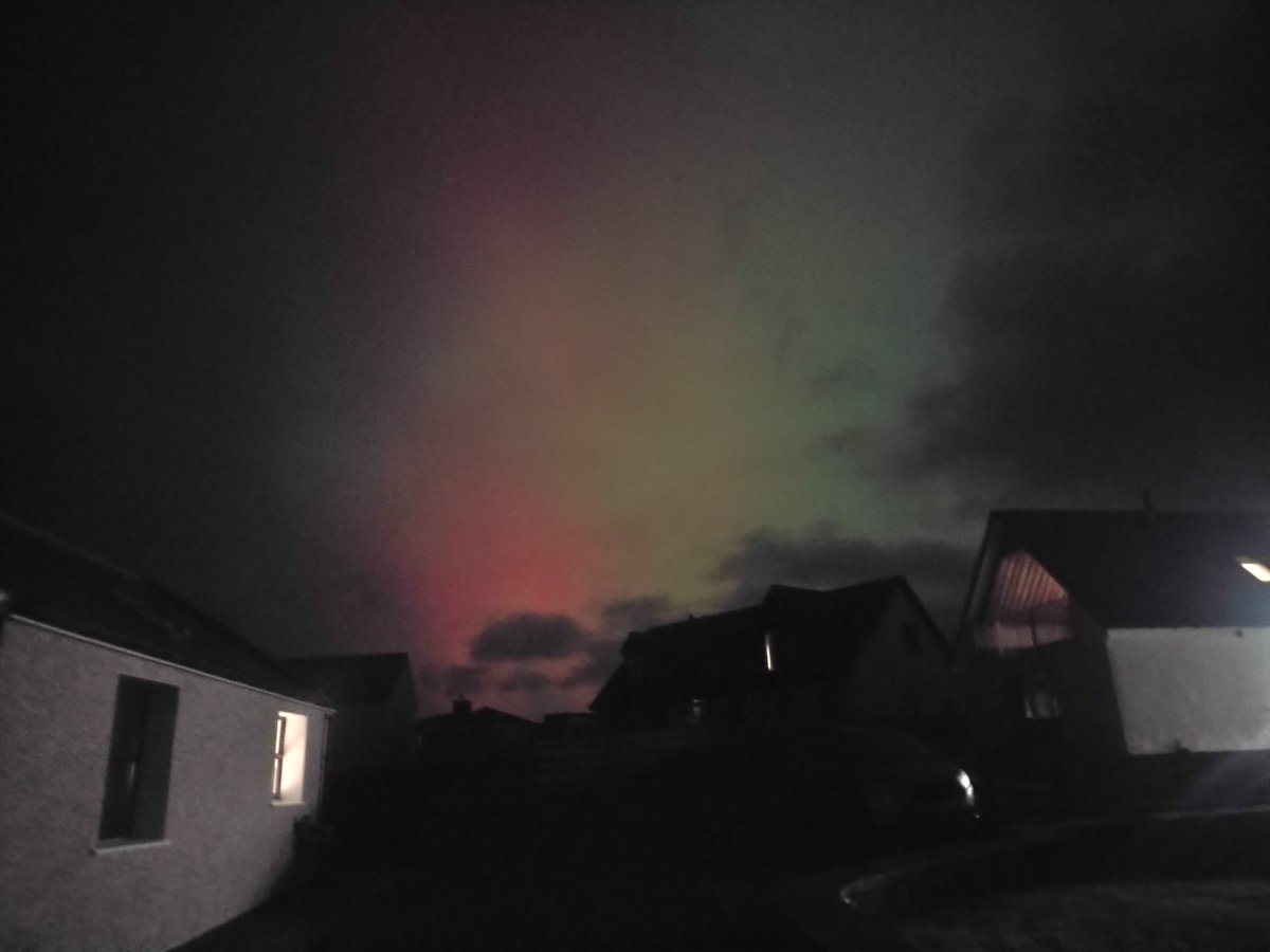 MortePhoto's tweet photo. The skies above my wee hoose have gone crazy! No fancy camera needed. You can see the lights with your naked eye. The Merry Maidens are having a real humdinger of a party.....

(apologies for quality of image, my phone is broken) https://t.co/UV87V7M8Ss