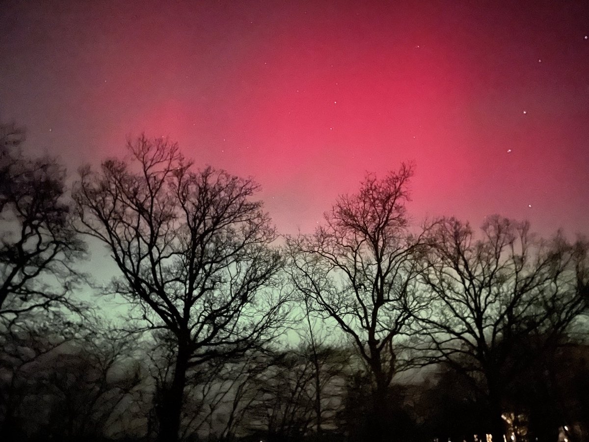 jdeboer27's tweet photo. Geweldig mooi #noorderlicht boven #friesland https://t.co/w3t3YlgH53