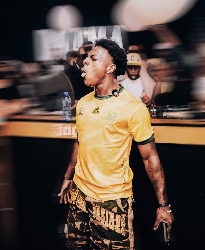 IShowSpeedHQ's tweet image. 🚨| BREAKING: Speed will be GOING LIVE in SENEGAL tomorrow 🇸🇳🔥

Senegal’s national team will be celebrating their AFCON trophy tomorrow, do you think Speed will join the celebrations? 👀👇