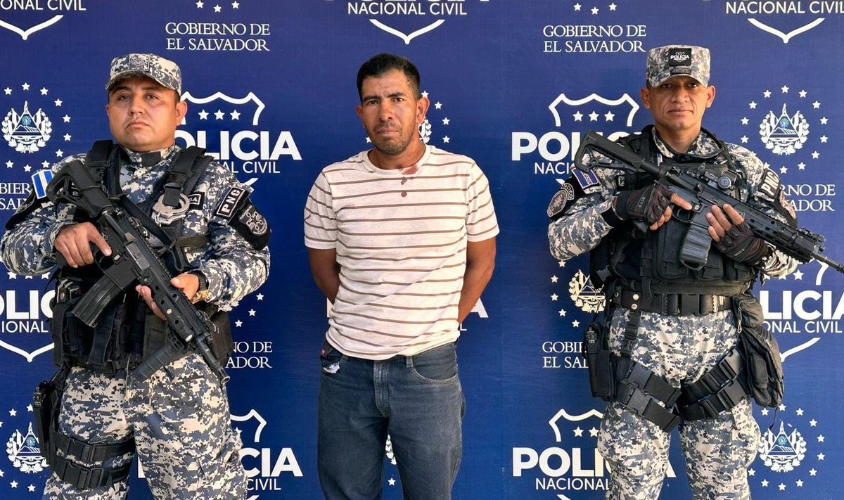 PNCSV's tweet image. Reportamos un homicidio en el distrito de Santa Ana.

La víctima es una mujer de 47 años, quien fue asfixiada por su pareja.

El responsable ya fue capturado, se trata de Álvaro Adonay Linares de 43 años, quien en un primer momento informó que la víctima estaba mal de salud pero…