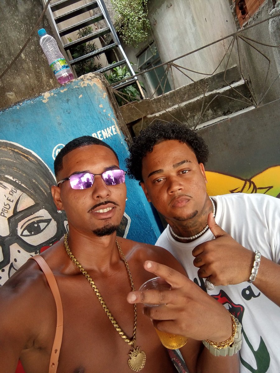 maridao27's tweet photo. Mas um nasce do ☀️ eu assisto da aqui esse mundo falso o amor se perdeu pro estatus ser real se tornou entranho ..#vidigal 🤳🏾🎡✍🏾 #majorrd 
Ou seja .. não e lente rs🤳🏾😘😘😘 https://t.co/sX9ijLuO1Q