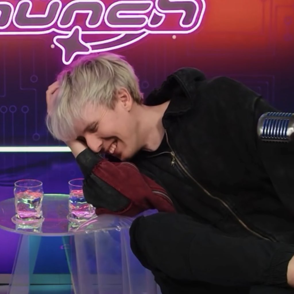 luvdnpz's tweet photo. he’s so cutieful https://t.co/7XGhnYM6dJ