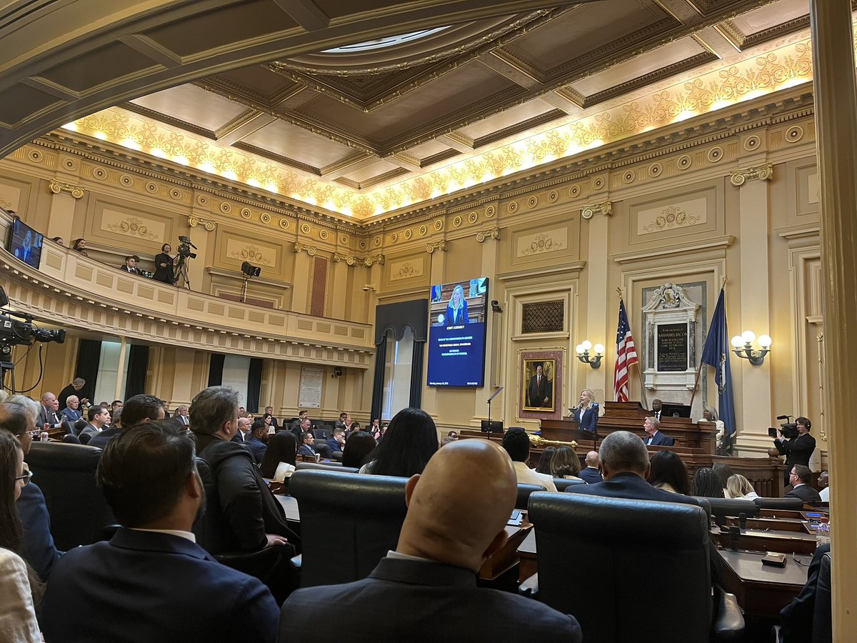 ShannonHeckt's tweet image. Governor Spanberger tells the General Assembly that Virginia is rejoining the Regional Greenhouse Gas Initiative. #valeg #vagov