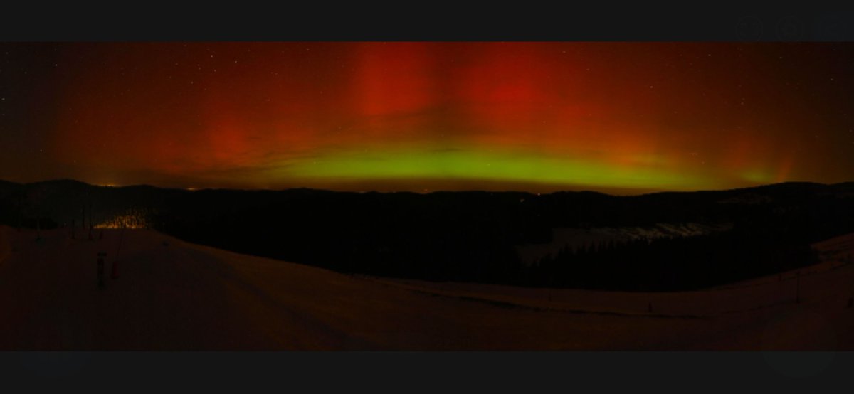 BERNancyMetzLux's tweet photo. Webcam #labresse Haut de Chitelet (live) !!!

Aurores boréales de malades !!! 🤩😍 https://t.co/wGJs9yqtYM