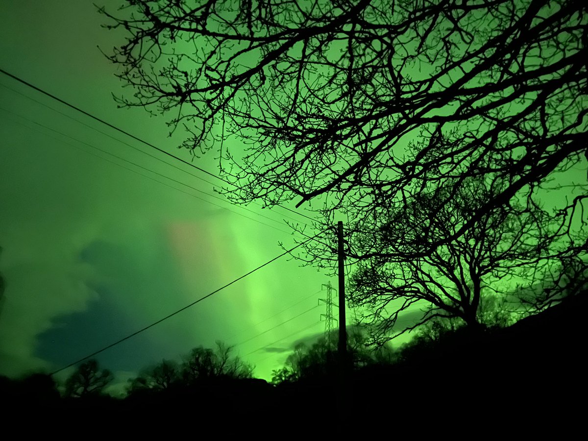 Pozophil's tweet photo. #northernlights #aurora #lochawe #scotland https://t.co/Kx1C8WIOac