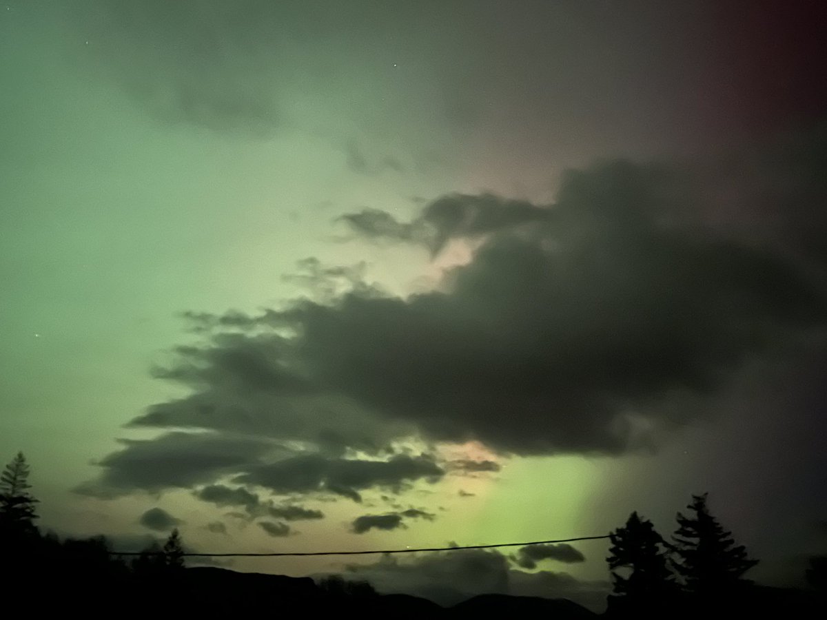 Pozophil's tweet photo. #northernlights #aurora #lochawe #scotland https://t.co/Kx1C8WIOac