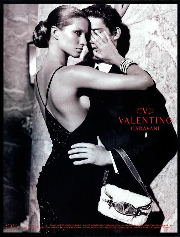 barnhillls's tweet image. miss bündchen for the valentino fall 2004 campaign, photographed by mario testino