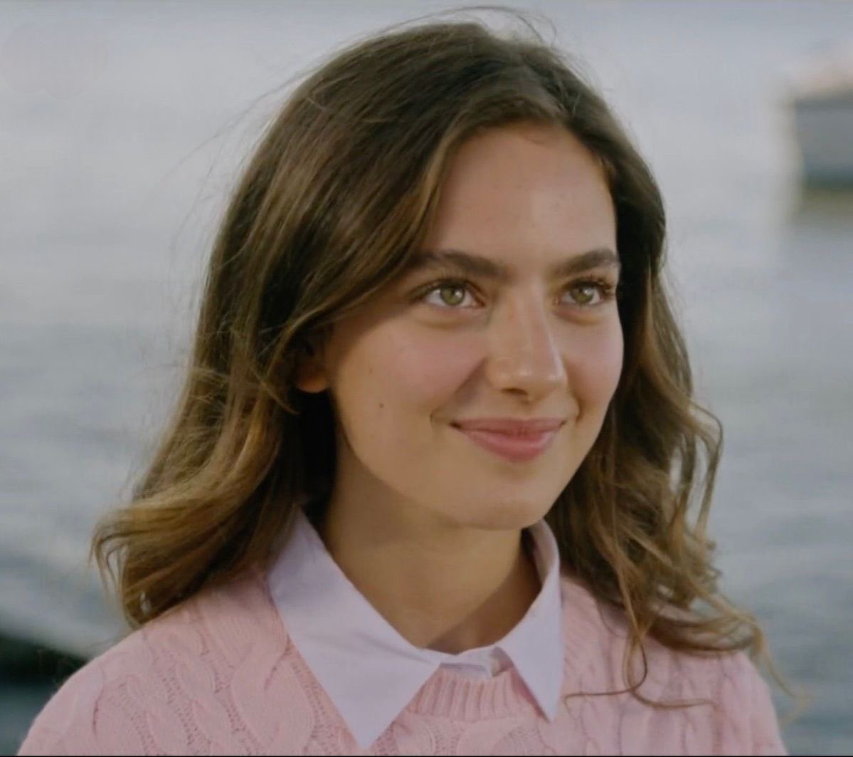 Deniizzkoo's tweet image. Şu ikisi aynı kişi olamaz ya naptınız siz eleniye naptınız