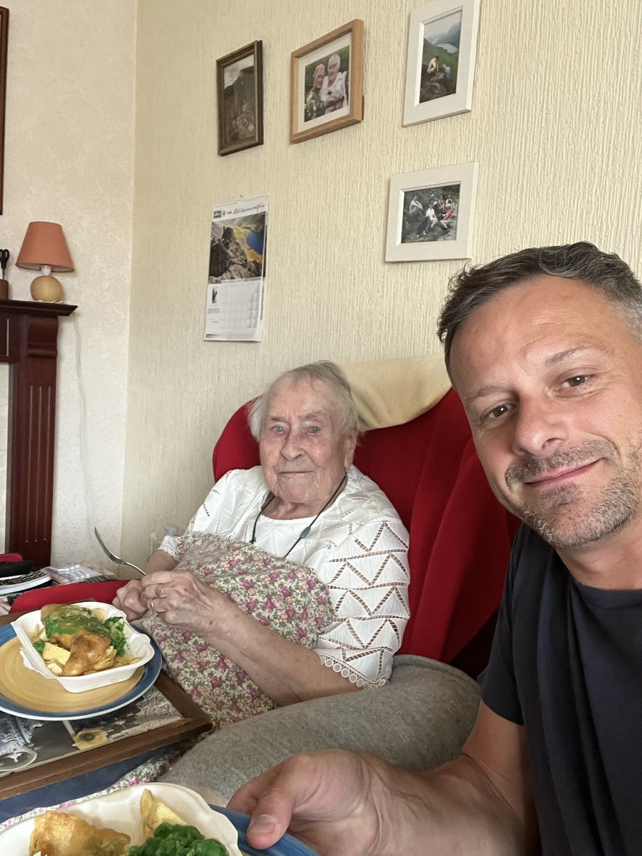 Flyin_spanner's tweet image. I Sadly Lost my Gran tonight, at 101. A true Coventrian who lived through our cities WW2 Blitz. A STH at Highfield Rd. She lost 2 babies stillborn in the 50’s and then adopted my father, an unwanted newborn. A life well lived. Epitomised girl power. RIP Gran Rita 💔 #Coventrian