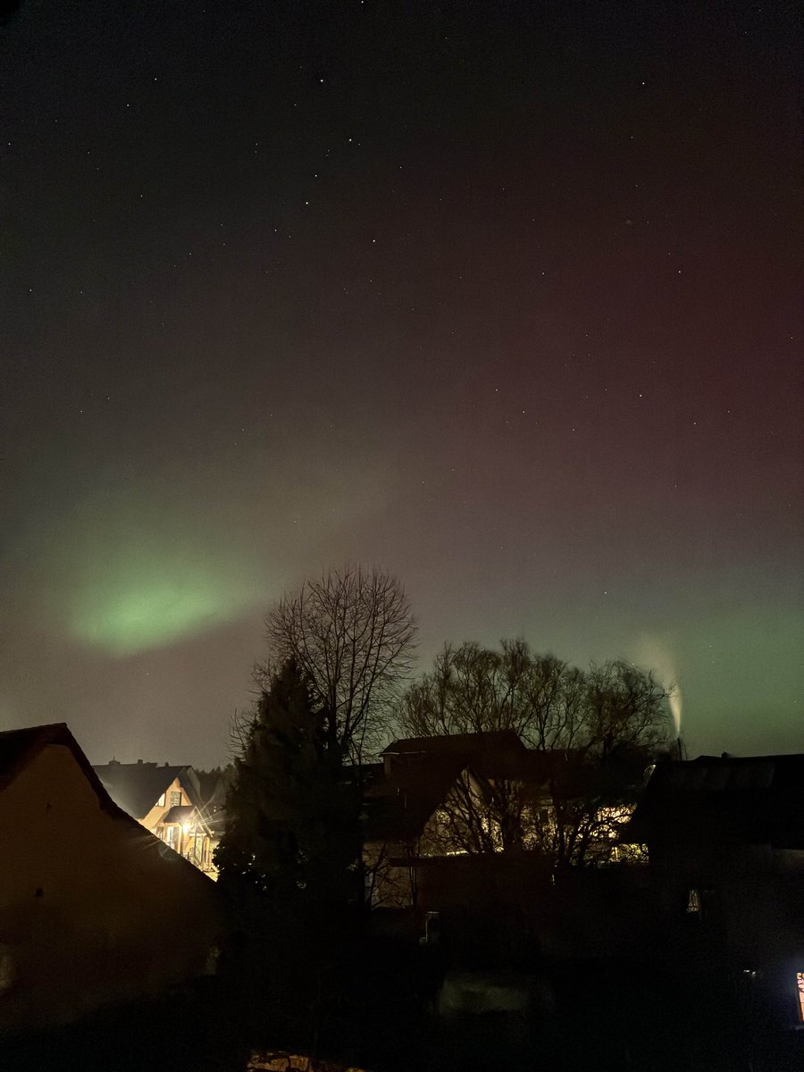 thatdummiente's tweet photo. yooooooooo wieder Nordlichter https://t.co/MW4kdimwjC