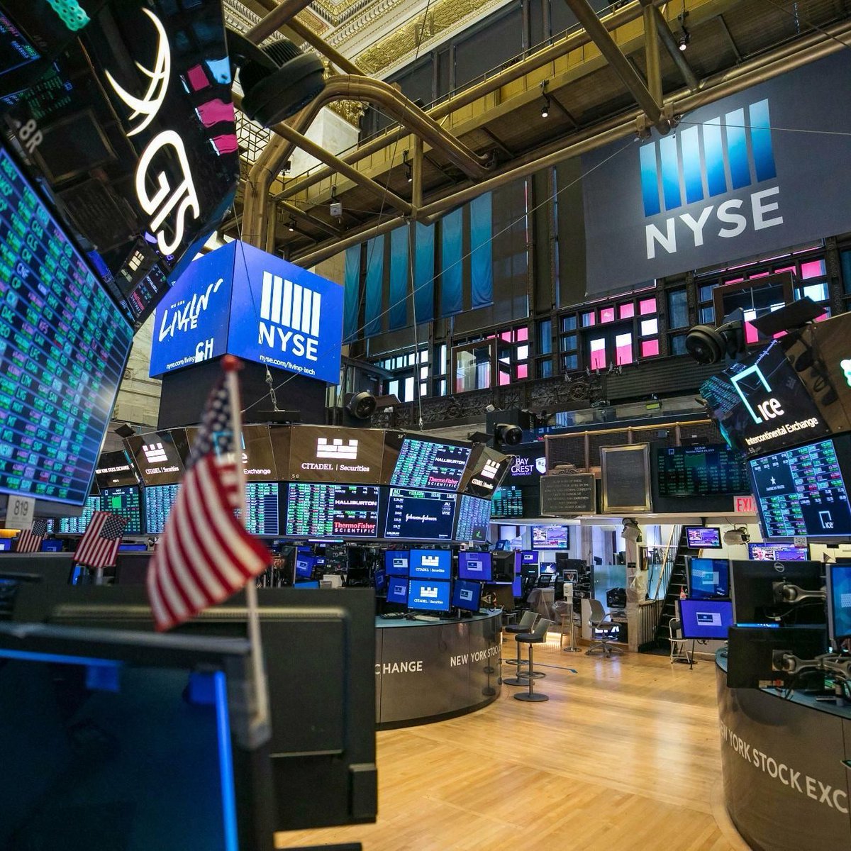 D+0決済が壊す金融】 NYSEが発表した内容は、単なる制度変更ではない。 市場構造そのものを書き換える話だ。 300年以上続いた「取引時間」という概念が、ついに終わる。  なぜ今、このタイミングなのか。 詳しく見ていきましょう👇