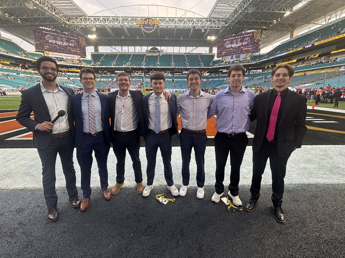 Mike Wells tweet media