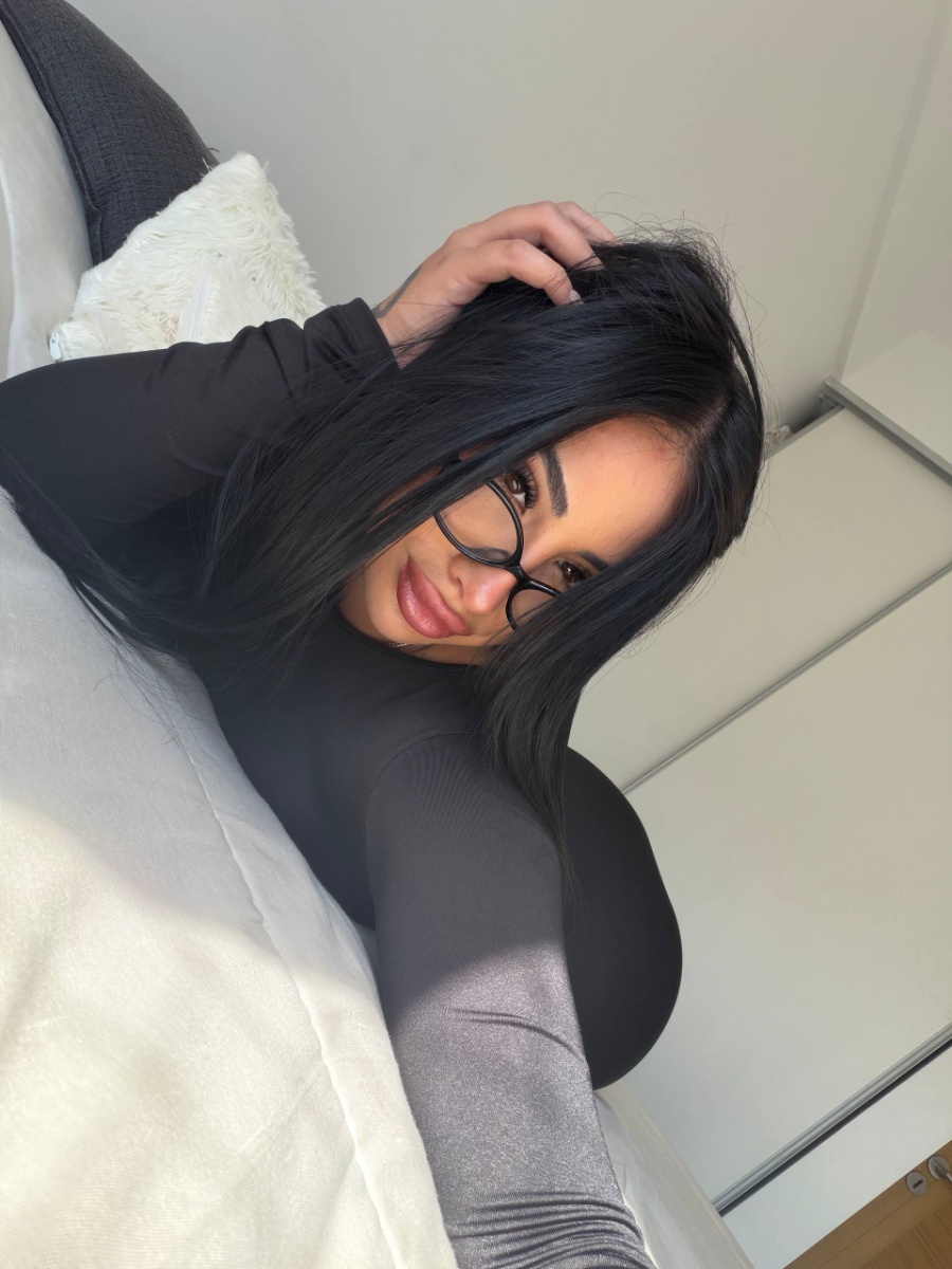 LynGoLinGo's tweet image. the space between words …