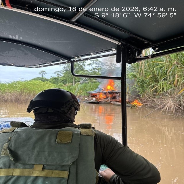 MGP_DICAPI's tweet image. La Marina de Guerra del Perú, a través de la Jefatura del Distrito de Capitanía 4, realizó un operativo contra la minería ilegal, con la participación del personal de la Unidad de Control Fluvial Puerto Inca. acortar.link/n67wIz