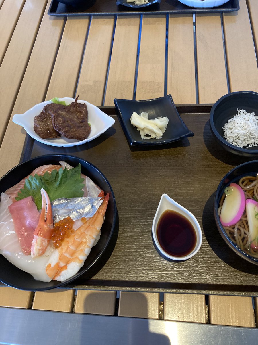 昨日は仲良しさんに誘われて、プチツーリング🚗屋根を開けて走ってるとちょっと寒いぐらいで、気持ちよかったです
#コペン