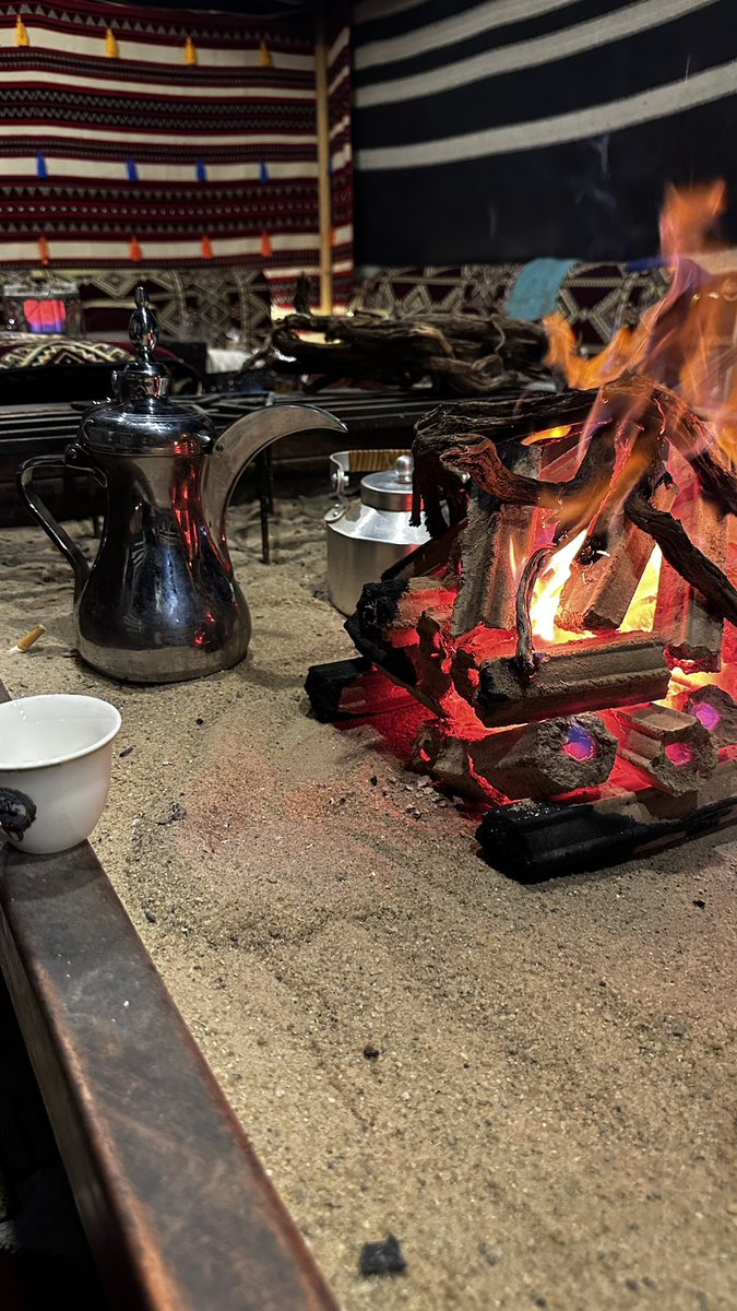 -

لاعشقنا مانعشق ، الا الصعايب
 الطموح بعيد ،  والنظره بعيده

.