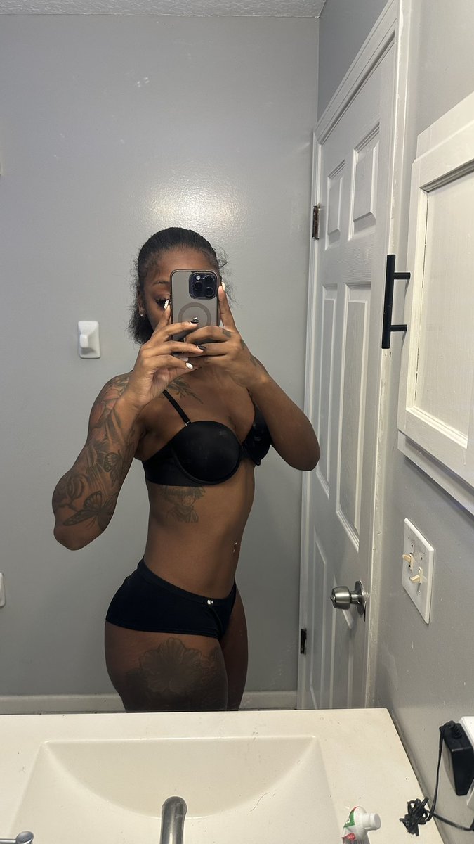 therealmoni2x's tweet photo. 😵‍💫😵‍💫 https://t.co/K236Yh3PWU