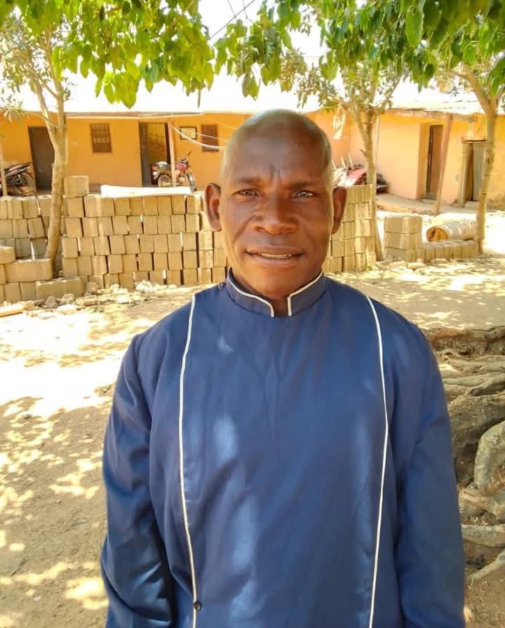 timmosion's tweet photo. BREAKING‼️ :Gruesome Murder of our Missionary, Daughter, Son In-Law and the Surviving Grand Daughter 
     
Last week, precisely on Friday, we got heavily hit. Our Missionary was murdered, along with his daughter and son in-law. His three-month old granddaughter survived the attack with a bad injury on her head having been slashed with a machete. 

Our Missionary was on transfer to a new Mission Field. His daughter and her husband decided to accompany him to see his  new Mission Field. 

They left home happily. His wife was to join them the following day with their properties and their other children. It was all hail and hearty, as they were full of expectations, assuming an entirely new Mission Field and location. They left a day ealier, primarily to prepare for the arrival of the remaining family members the following.

This was not to be. 

On their way, they were ambushed by Fulani terrorists and hacked to death. 

What is most disturbing is how they slashed the head of the three-months old baby, for what evil i do not understand. This baby is currently in the hospital, with a very slim hope of survival. 

This evening again, one of our Missionaries in the South-West was kidnapped from his farm. 

Missions in Nigeria is growing, but the danger that comes with it, is both real, brutal and enduring. 

In spite of this attack, it is a sure evidence that we are winning and souls are being won to Christ through a tumultuous period.

One thing that we must keep in mind is that, it may appear as if we are losing the battle but the truth is we are actually winning the war - this is, essentially, the most important piece of the pain we have to endure. 

The hope still remains, that light shines even brighter when it is darkest.

We bury the couple tomorrow and the Missionary on Friday. Pray with the families.

WE HAVE BEEN KILLED ENOUGH TO GIVE UP HAVING TRAVELED FAR FURTHER FROM THE RED LINE.

Pictures:
First picture is that of the Missionariy. The second is the 3 month old baby and the 3rd the corpses being conveyed from the crime scene.

CC: Doris