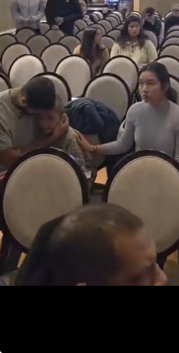 DAKKADAKKA1's tweet image. I’m sure the fucking Philipinos in the congregation are just there because their race traitors right Don? Scum.