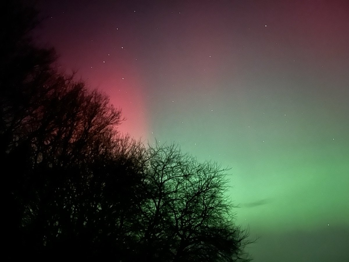 M_LenaC's tweet photo. #Aurora borealis über Bremerhaven #polarlights #polarlichter https://t.co/mpiyZvp4kb