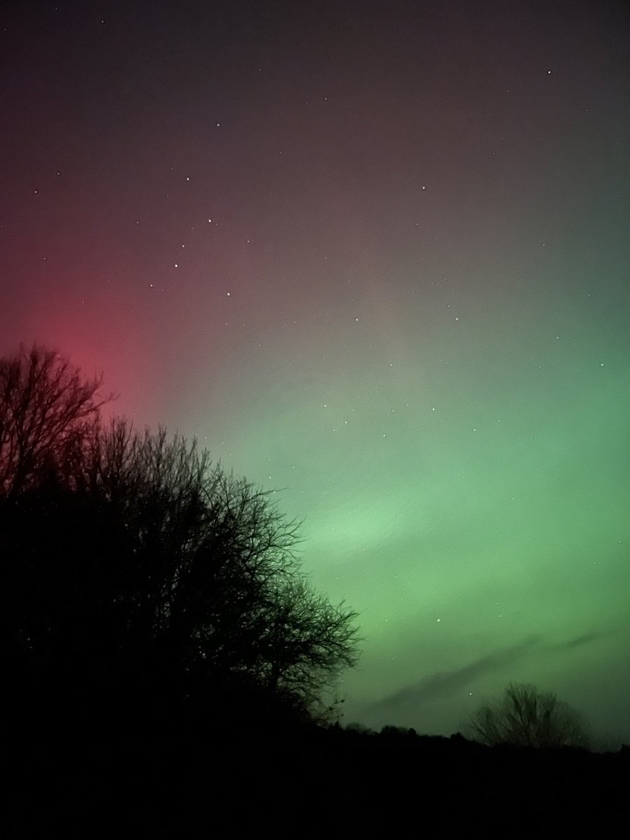 M_LenaC's tweet photo. #Aurora borealis über Bremerhaven #polarlights #polarlichter https://t.co/mpiyZvp4kb