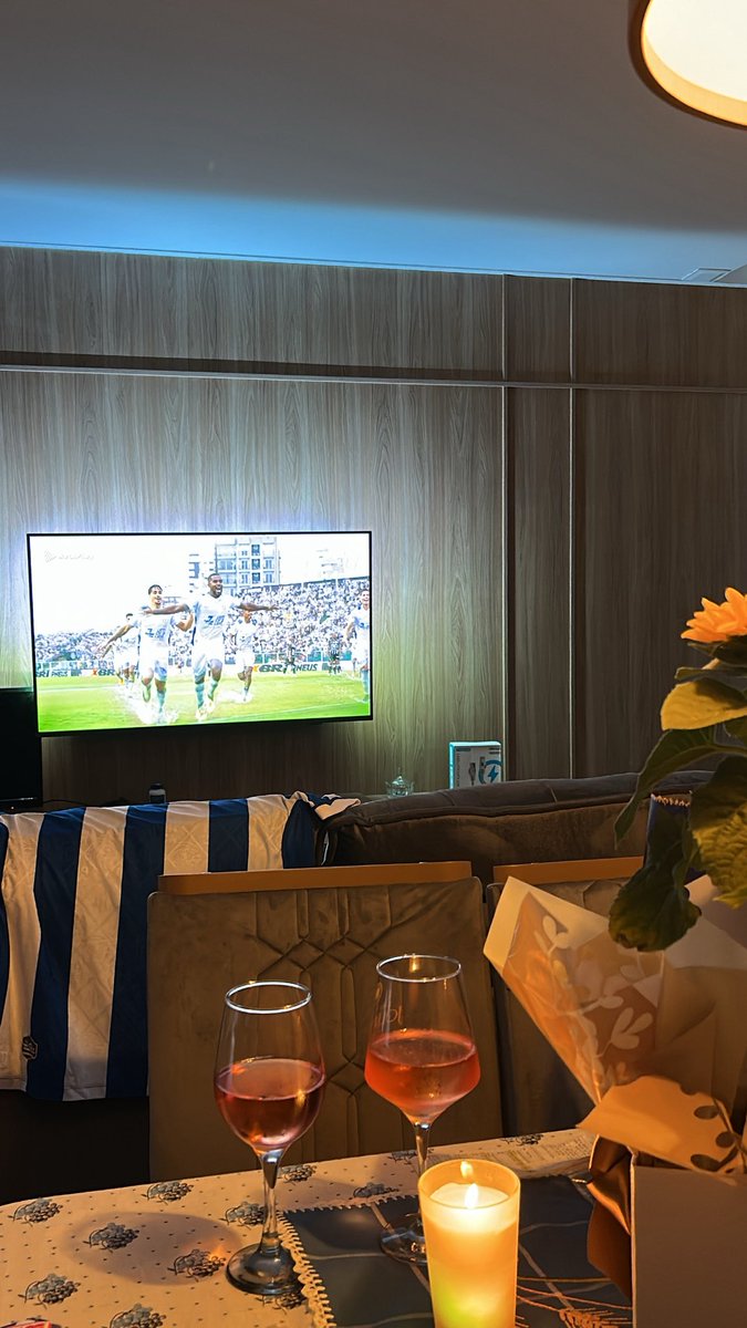 Date após o clássico tem que ser assim 💙🦁