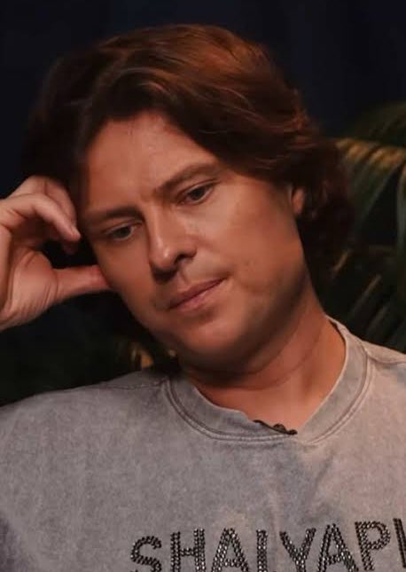 Live__stark's tweet image. С местными совершенно невозможно собраться в 16:00 утра на просекко потому что они все, господи прости, работают 😓