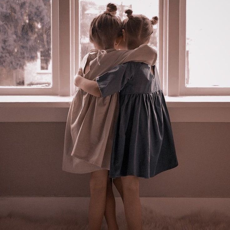 moonlitcullen's tweet image. estética rara: você fica com ciúmes depois do seu marido falar que amaria as filhas dele mais do que você, então você tenta abortar suas duas filhas gêmeas com um cabide